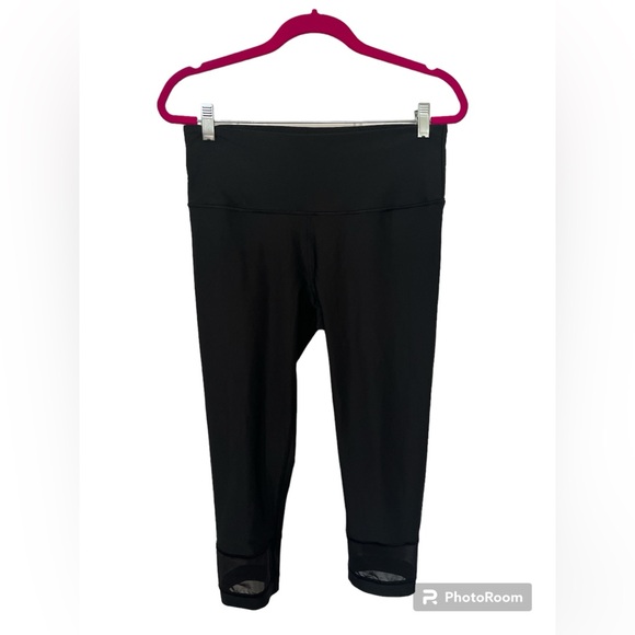 Victoria Sport LIKE NEW Cropped Leggings with Mesh - Black - Sz Large - Picture 2 of 8